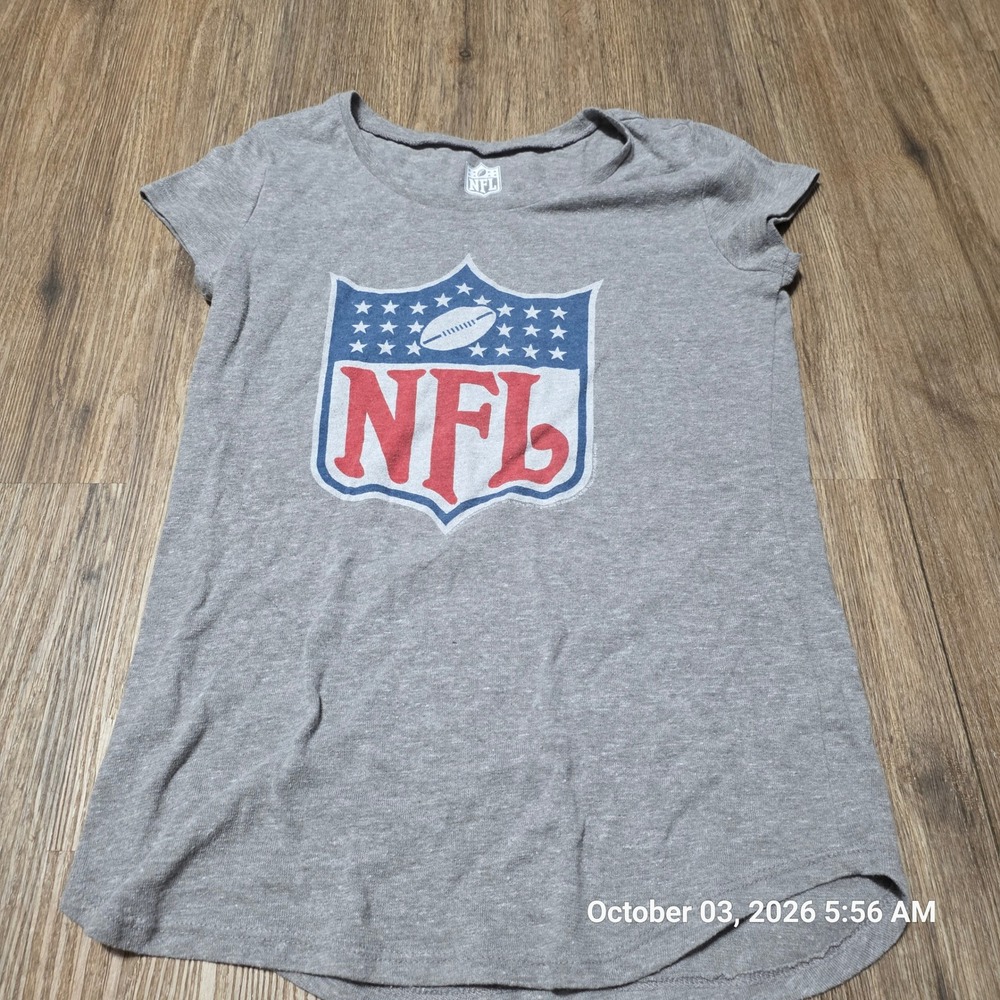 NFL Team Apparel Girls XL 14 Gray Short Sleeve Shield Logo T-Shirt Heathered